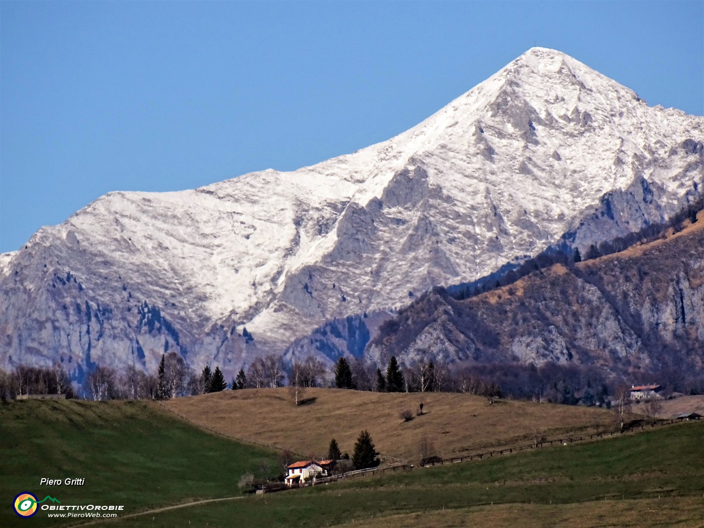 67 Dal Pizzo di Spino zoom sul Monte Cavallo.JPG -                                
